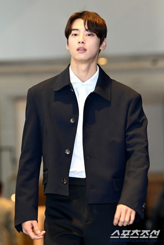 Lee Seung Gi cuoi anh 6