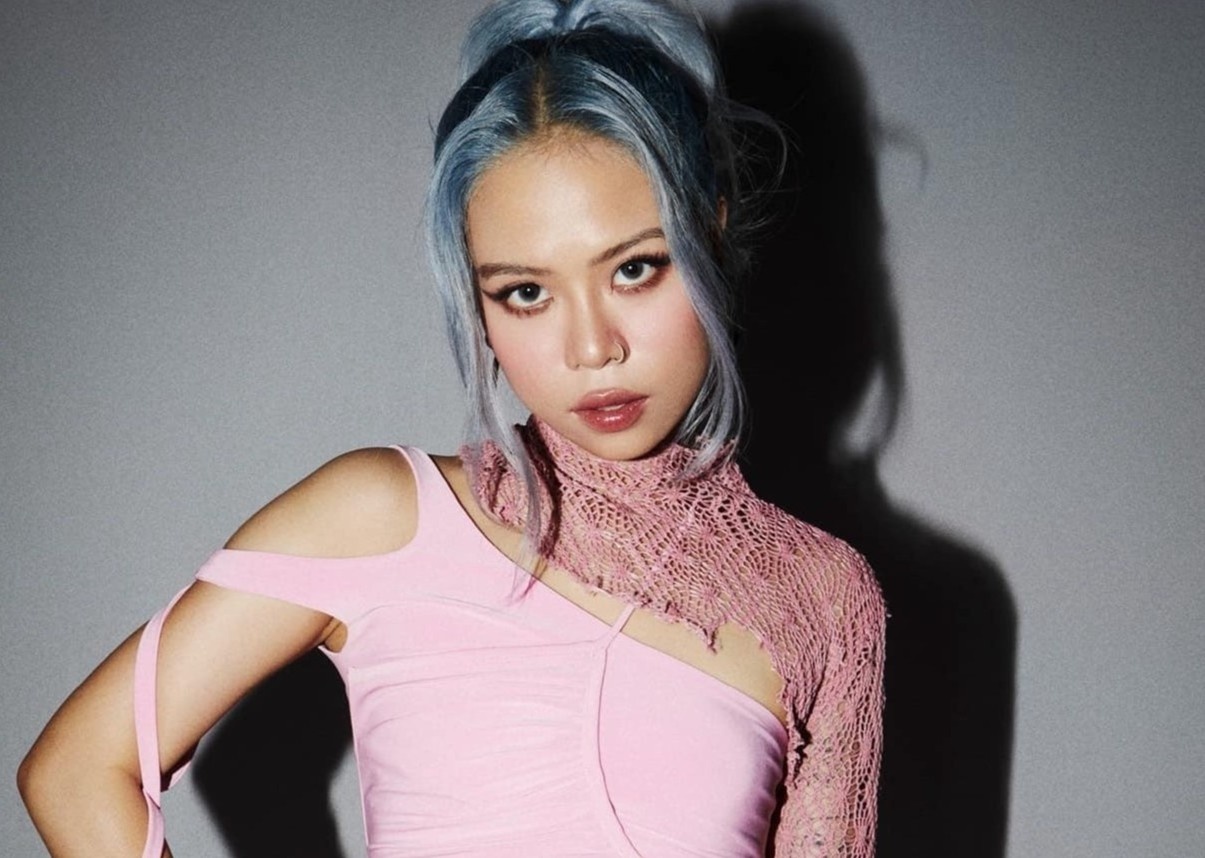 tlinh bi noi 'nguc nhu san bay' va nhung loi miet thi am anh sao nu hinh anh