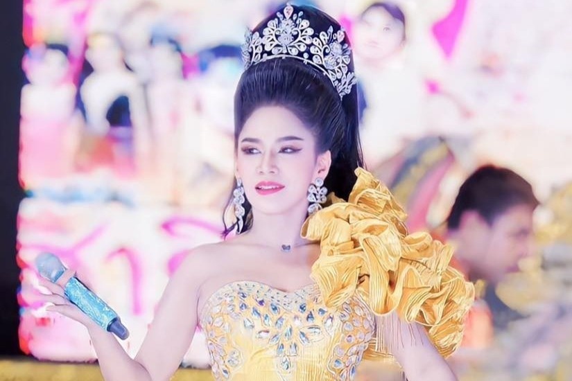 Hinh anh cuoi cua nu ca si Thai Lan qua doi o bua tiec hinh anh