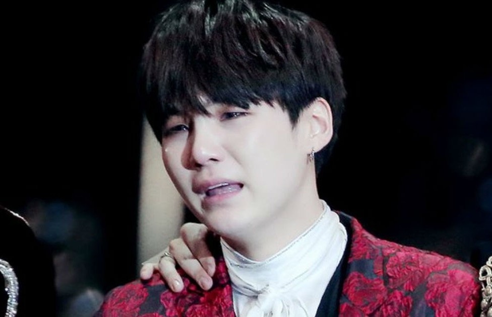 Suga (BTS) khong the ngu lien tuc 3 tieng trong 6 nam qua hinh anh