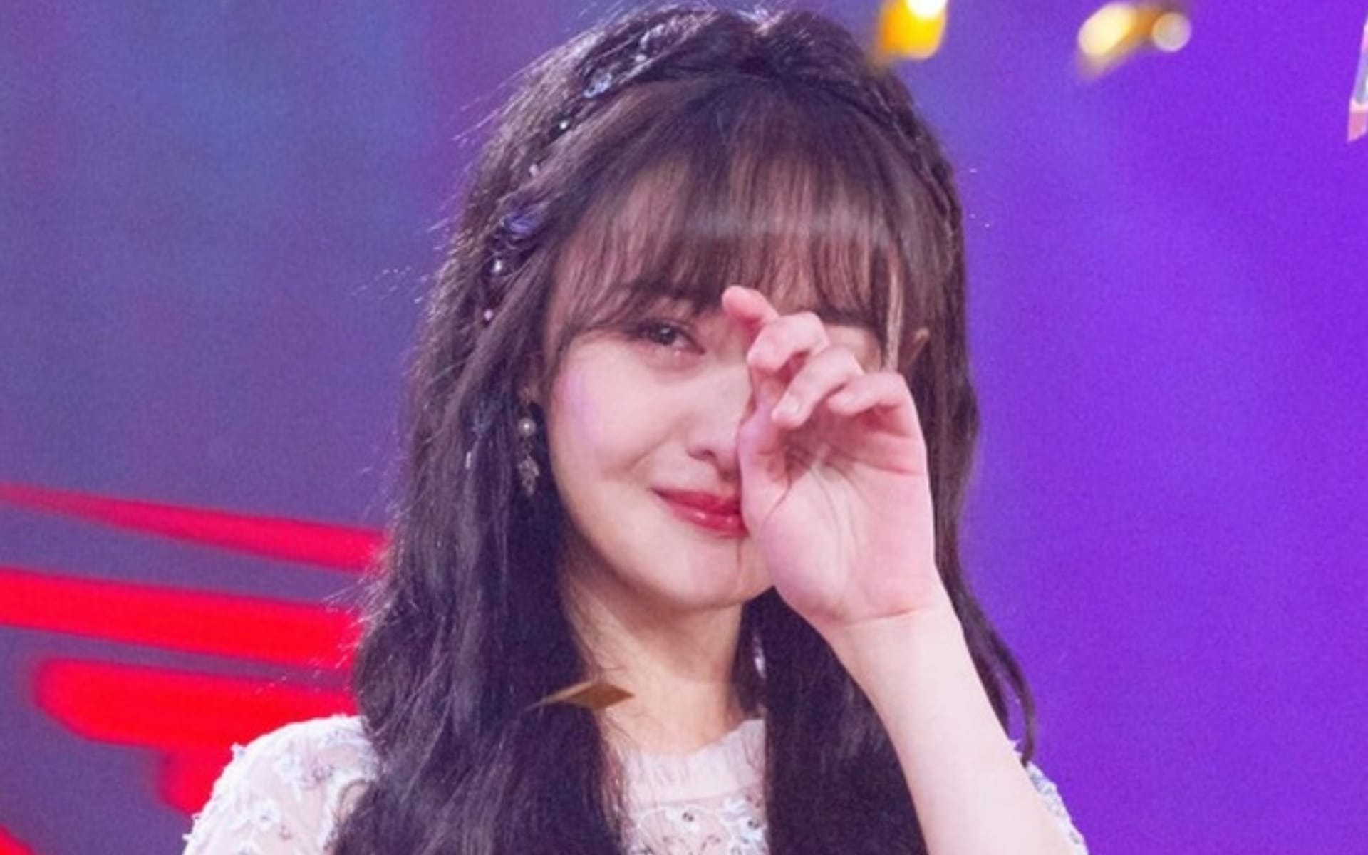 Cach Trung Quoc, Han Quoc cam dien, cam song voi nghe si vuong be boi hinh anh