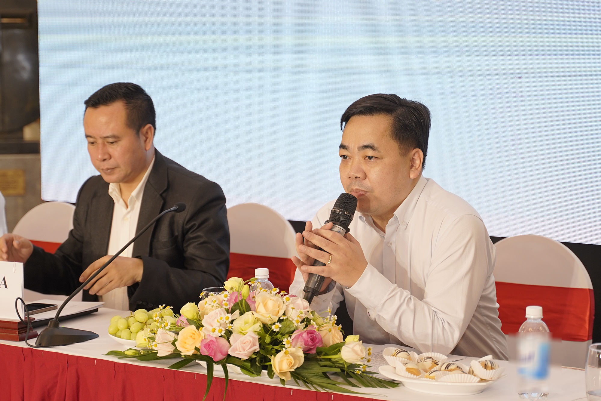 cam song nghe si anh 1