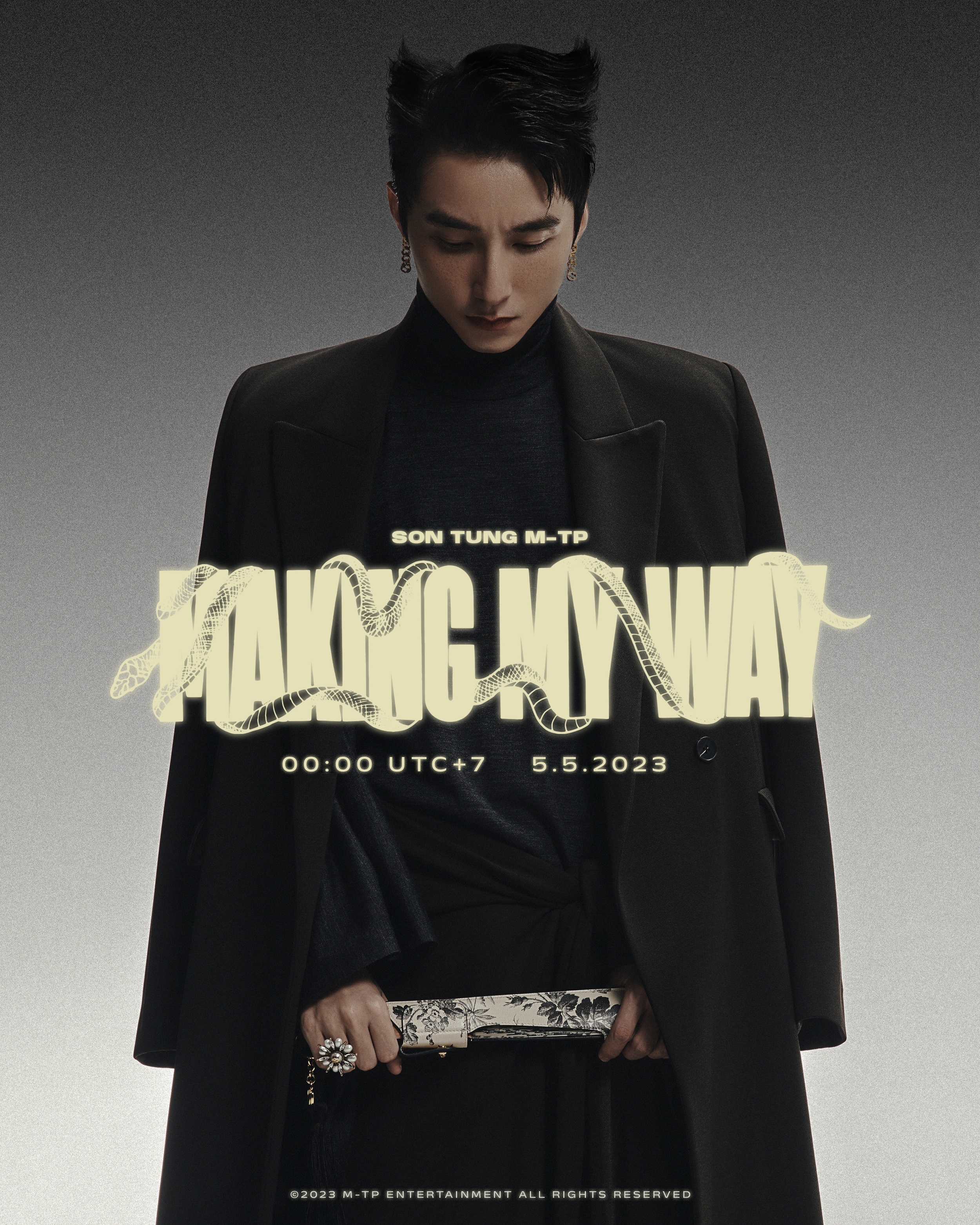 Son Tung tro lai anh 1