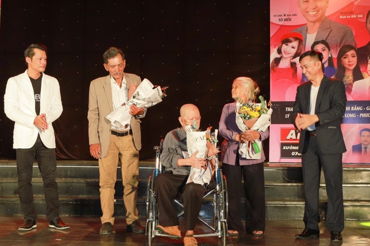 Dem nhac giup Mac Can, Vu Quang chi co 100 khan gia hinh anh