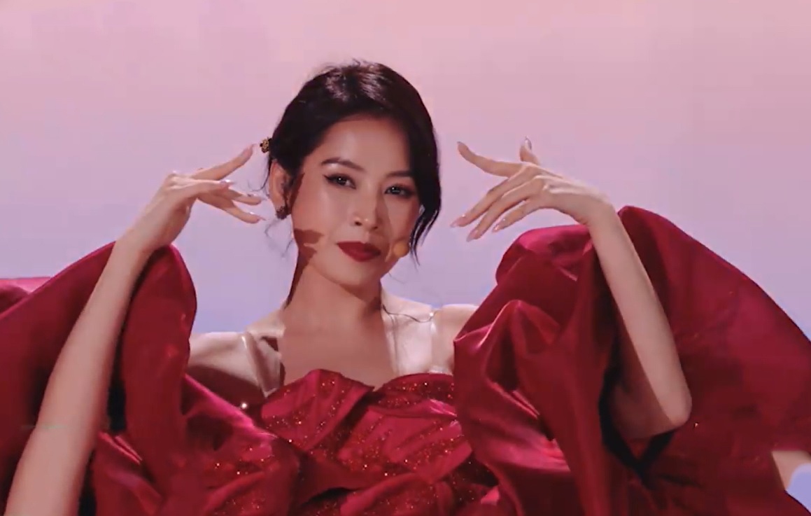 Chi Pu hat tieng Viet o game show dinh dam Trung Quoc hinh anh