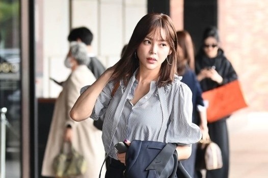 Dan sao Han du le cuoi dien vien Lee Da Hae hinh anh