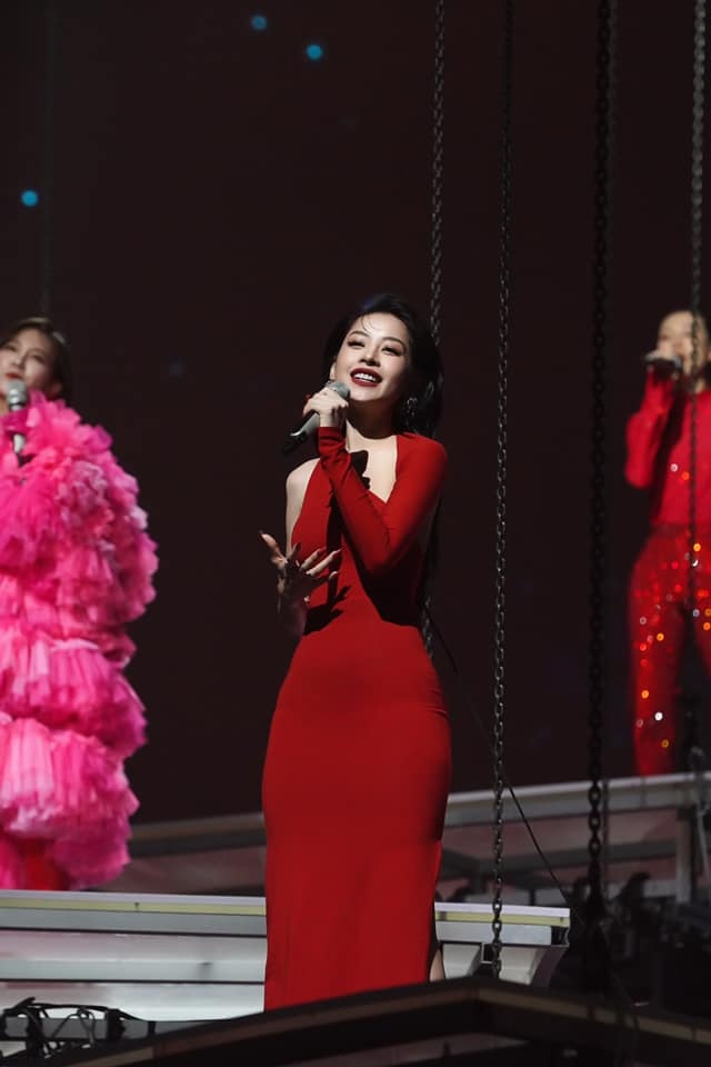 Chi Pu Dap gio anh 6