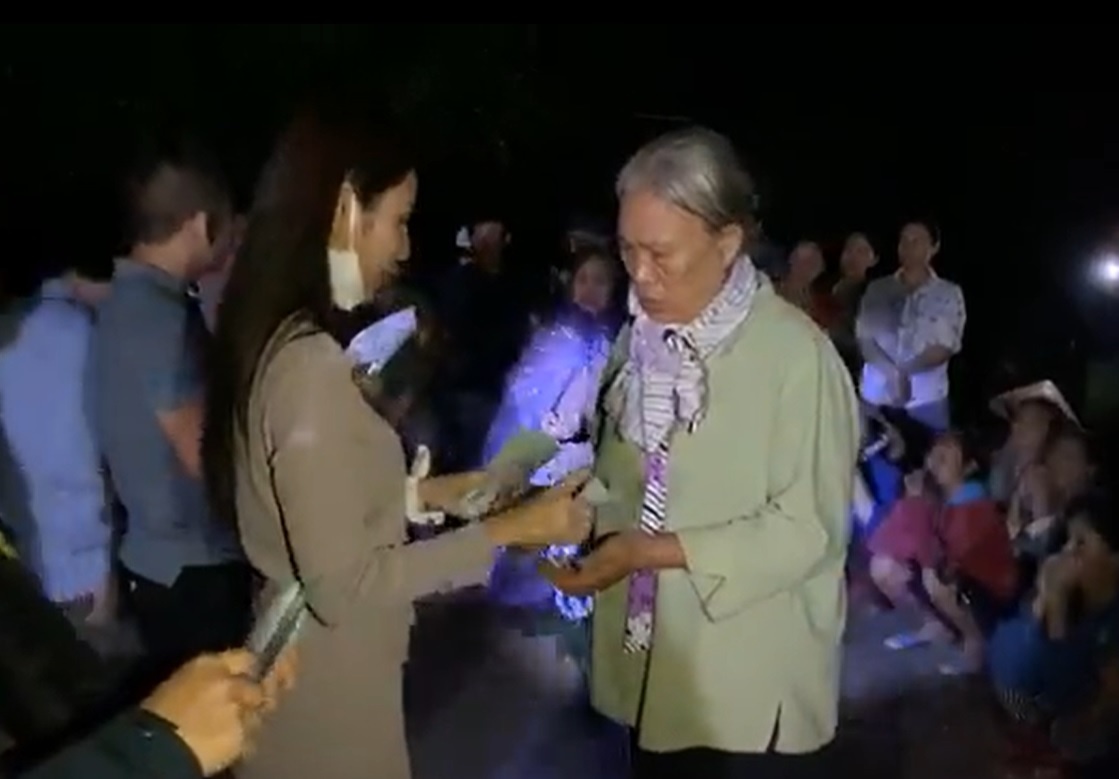 Thuy Tien tu thien anh 1