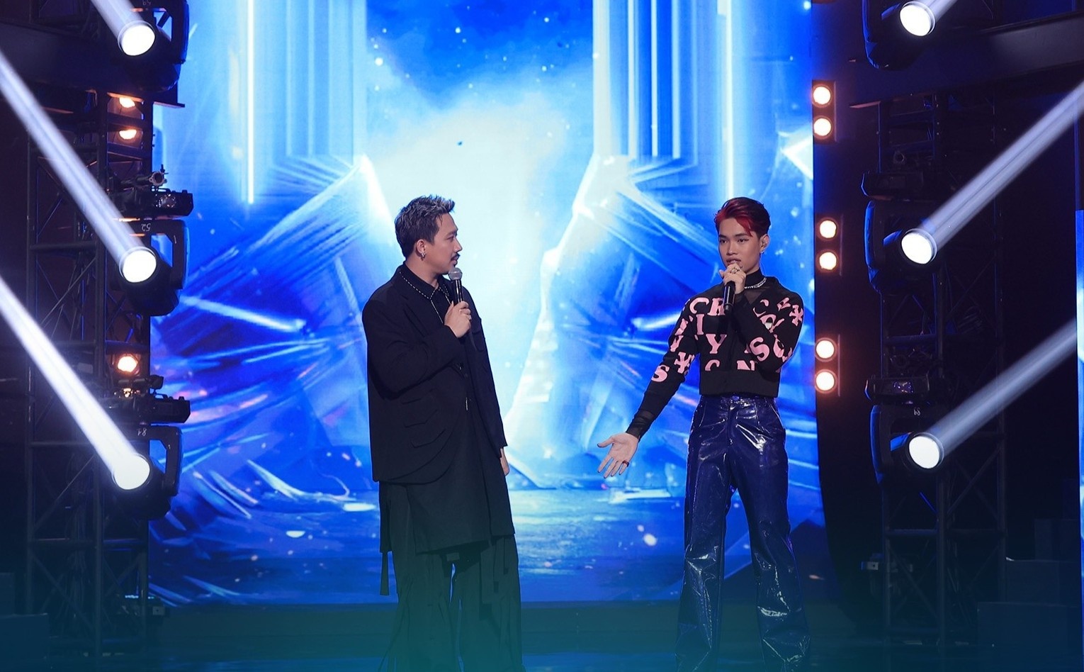 Phap Kieu Rap Viet anh 4