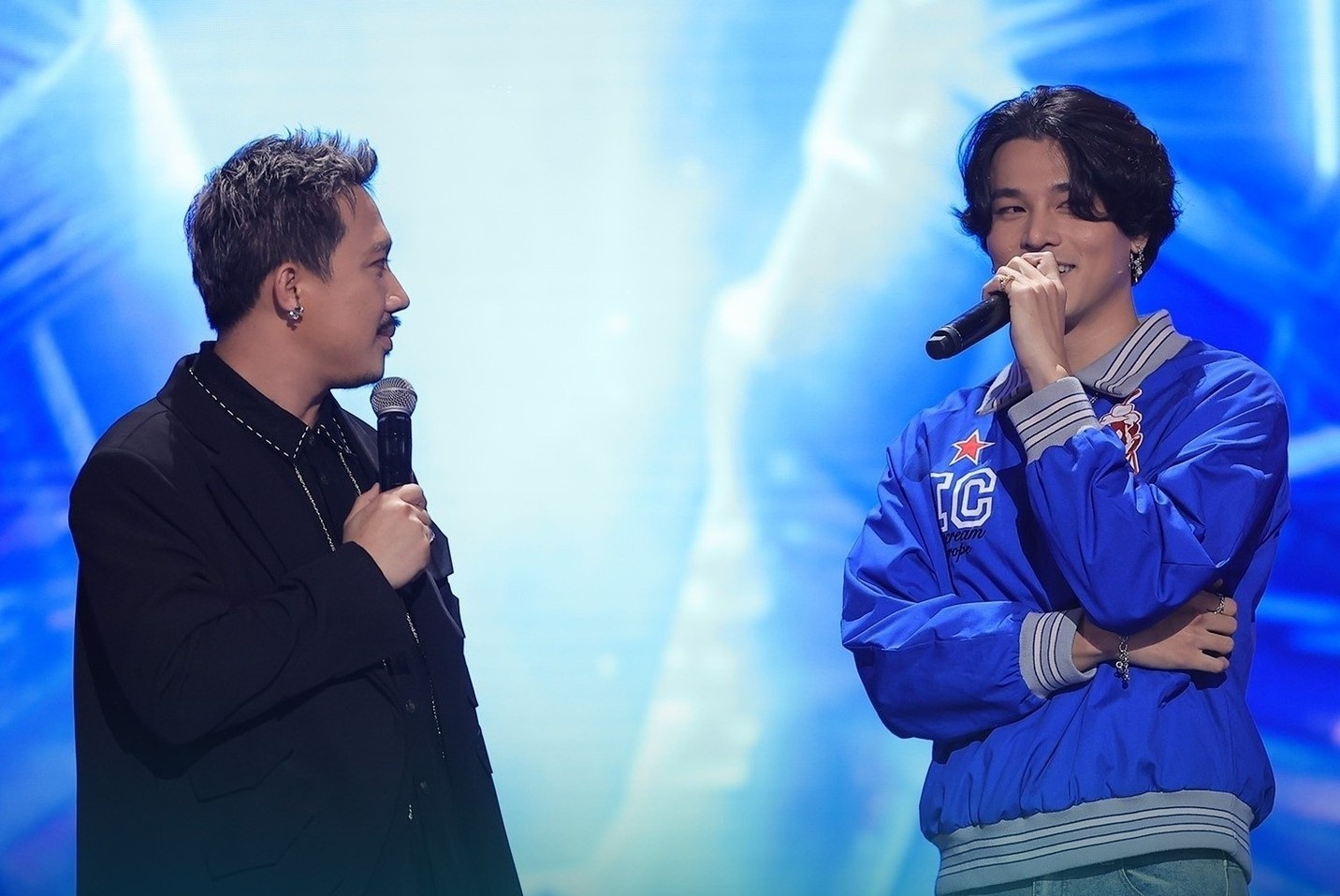 'Con ma toc do' bi loai, Rap Viet gay buc xuc hinh anh