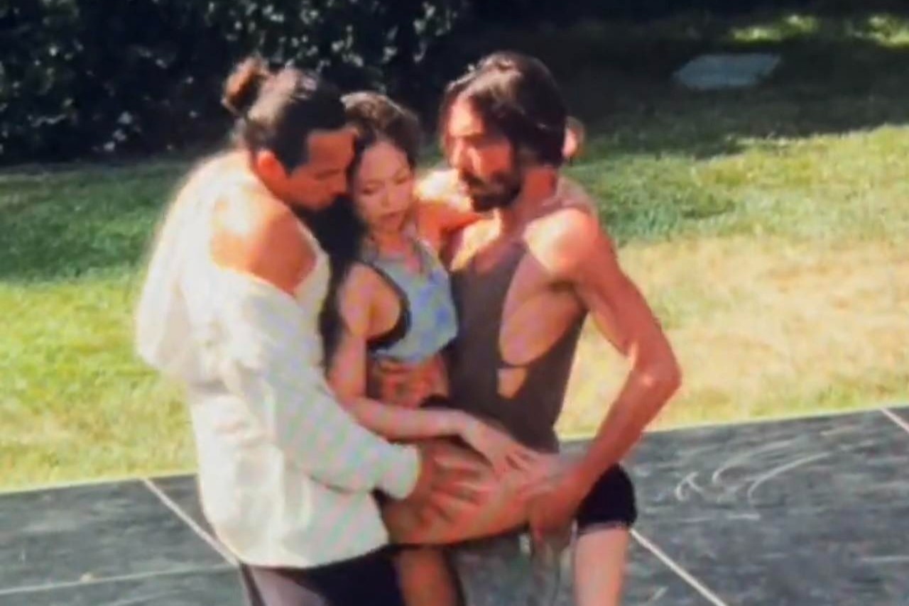 Jennie gay soc hinh anh