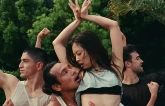 Ly do Jennie tham gia bo phim gay phan no 'The Idol' hinh anh