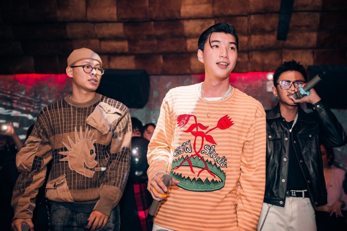 HIEUTHUHAI co vu dong doi thi Rap Viet hinh anh