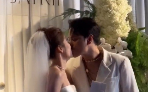 Khoanh khac hanh phuc cua ca si Jaykii va Mai Anh trong le cuoi hinh anh