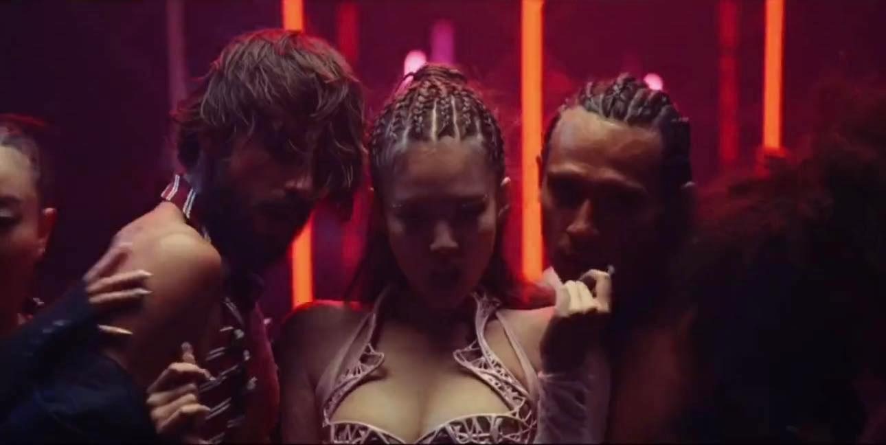 Jennie The Idol anh 4