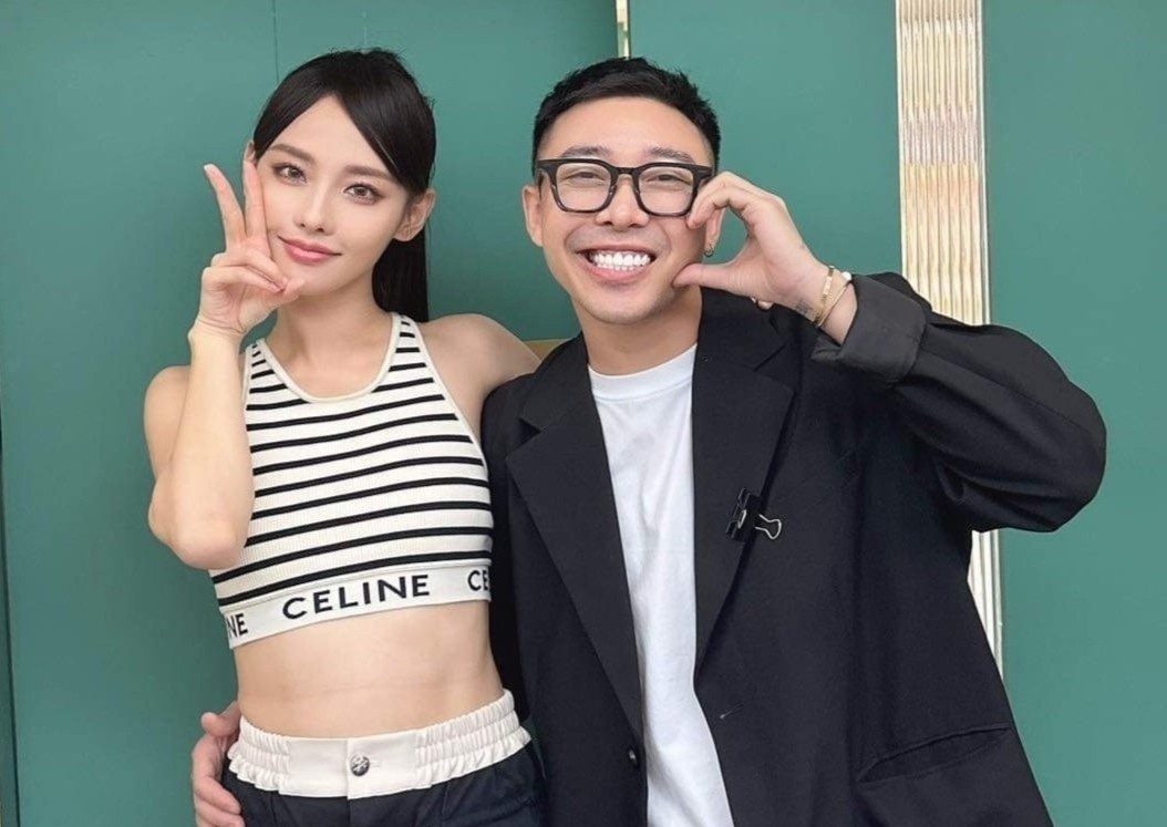 Hoang Ku len tieng ve tranh luan hop tac voi nu dien vien Trung Quoc hinh anh