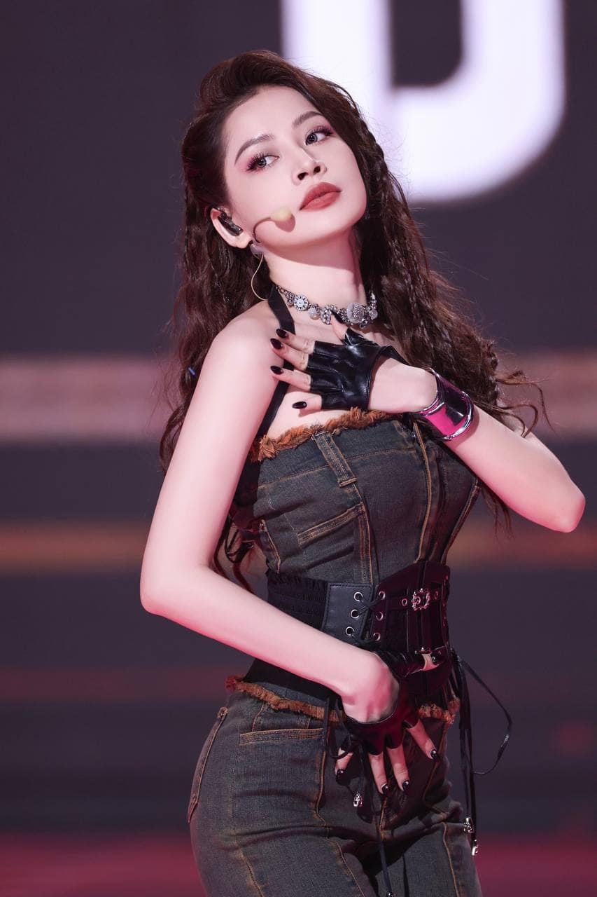 Chi Pu Đạp gió ảnh 1 Chi Pu Dap gio anh 1