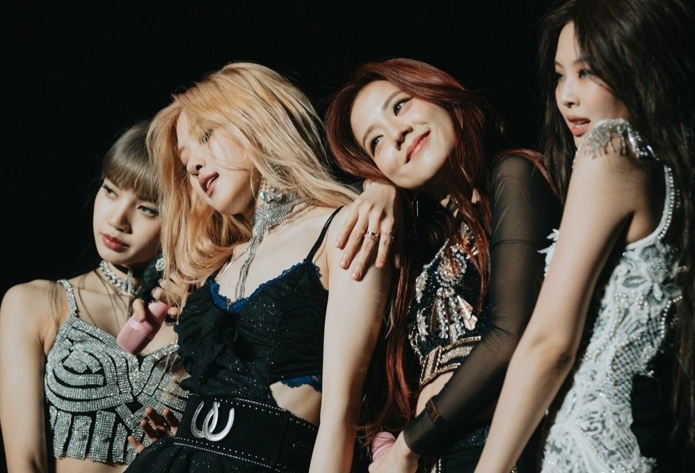 BlackPink chi dien 13 bai o Ha Noi nhung gia ve len toi 9,8 trieu dong hinh anh