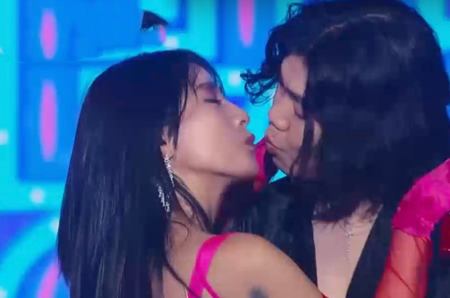 Lee Hyori trinh dien goi cam ben chong nhac si hinh anh