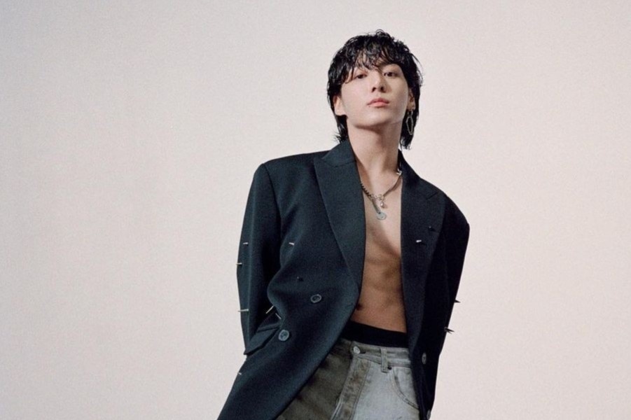 Nguoi dan ong quyen ru nhat the gioi khoe co bung hinh anh