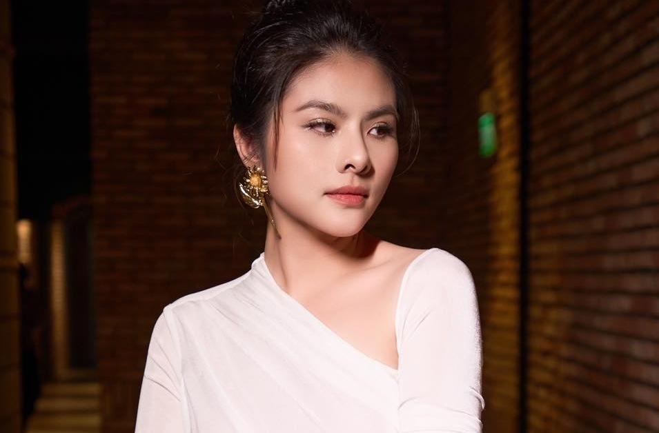 Dien vien Van Trang xin loi hinh anh