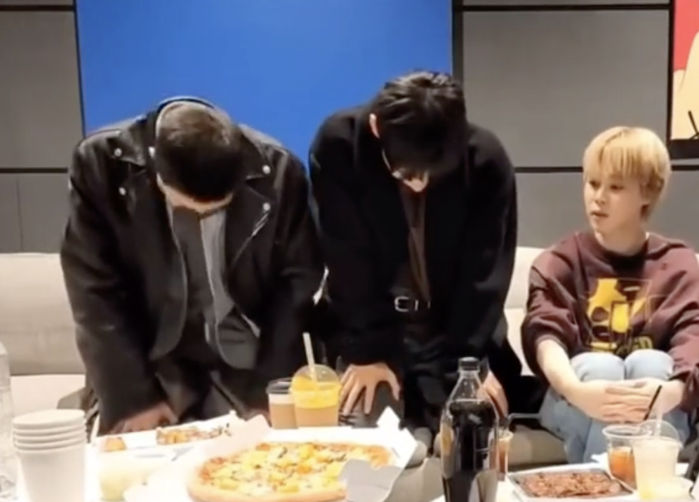 Nhung chang trai hot nhat chau A quy goi cau xin nguoi ham mo hinh anh