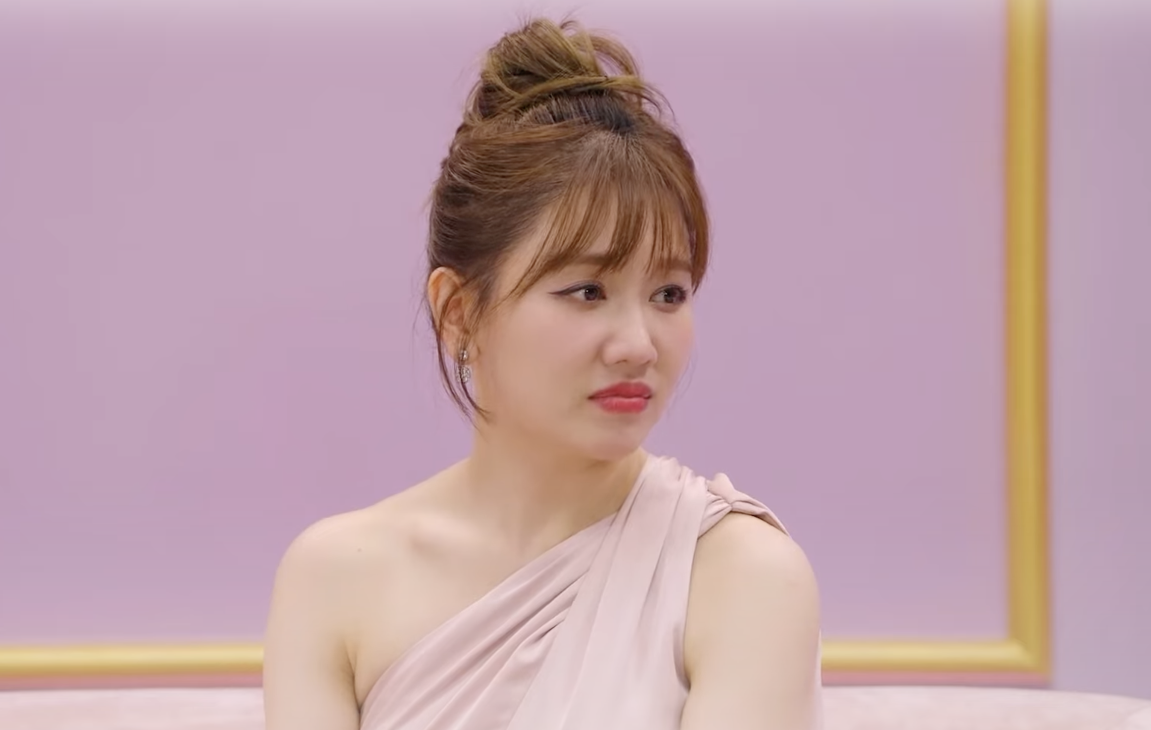 Hari Won: 'Nhieu khi anh Thanh noi toi rat nang' hinh anh