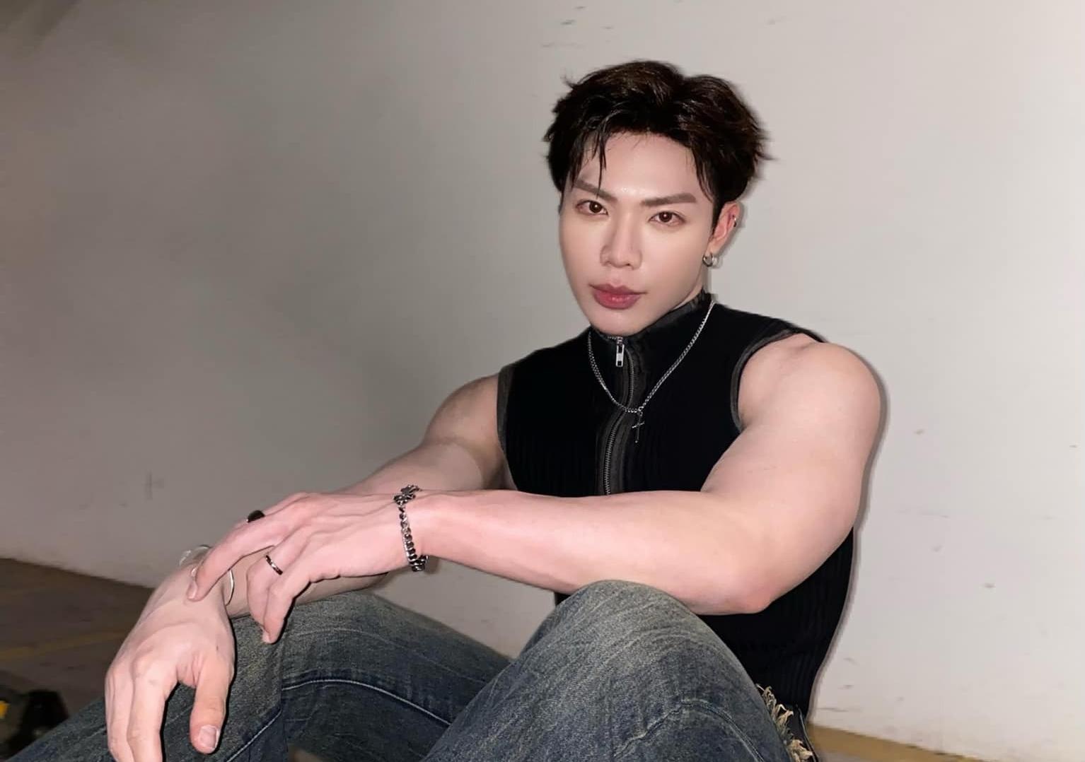 Tranh luan viec Erik hat khong ro loi hinh anh