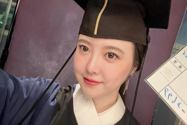 Goo Hye Sun tot nghiep dai hoc o tuoi 39 hinh anh