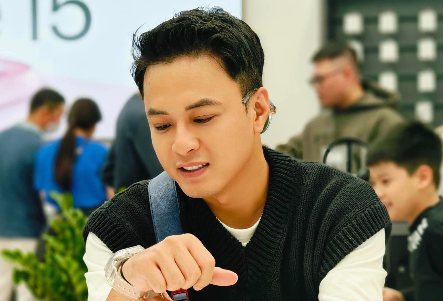 Hong Dang nghi viec o Nha hat Kich Ha Noi hinh anh