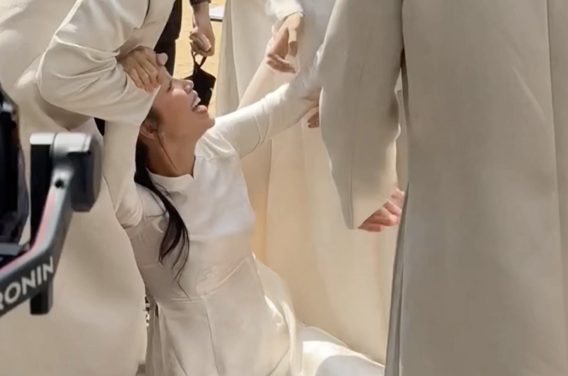 Minh Tu te nga khi don hoa cuoi cua Diem My 9X hinh anh