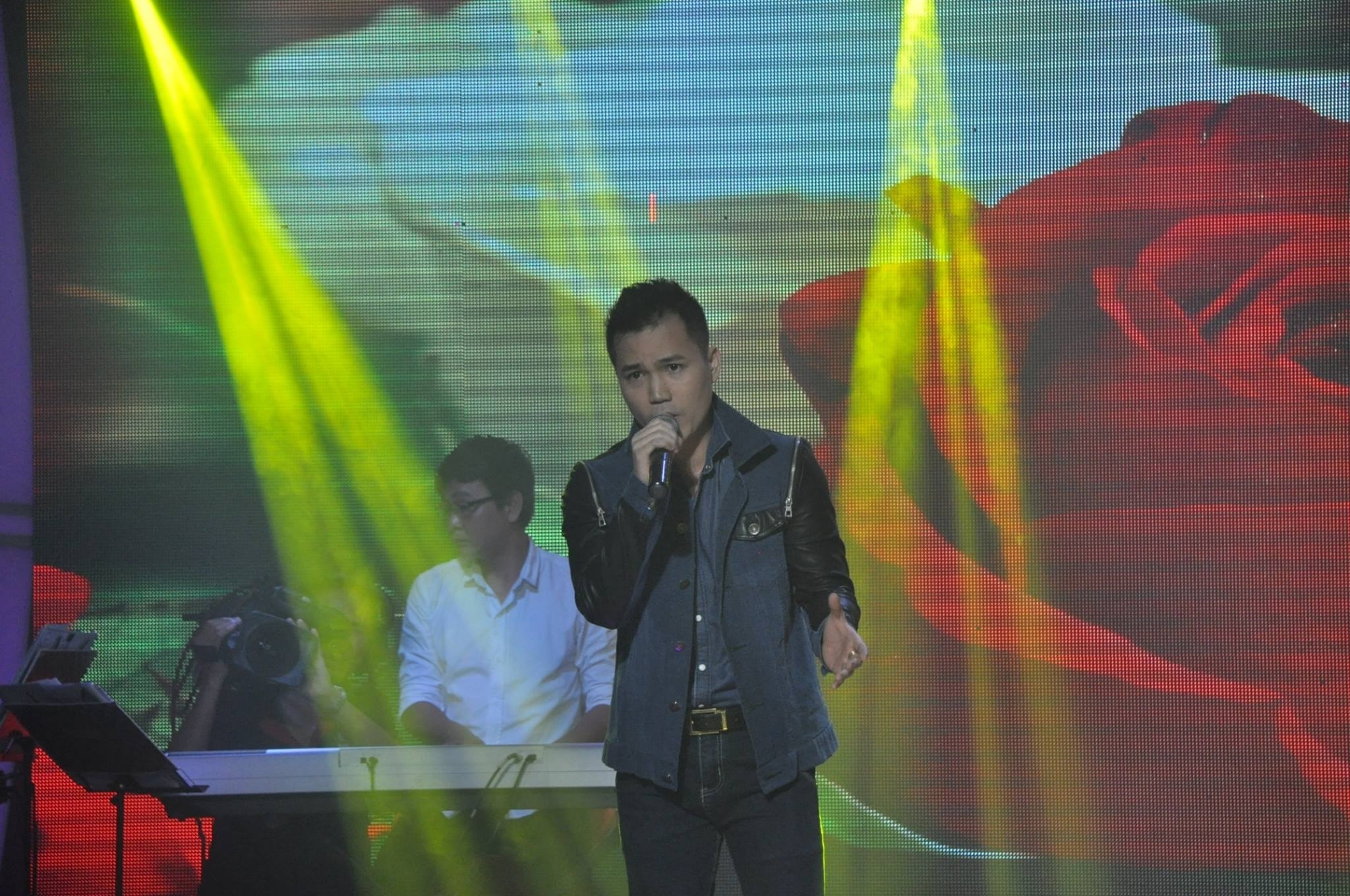 Tuan Khang qua doi anh 1