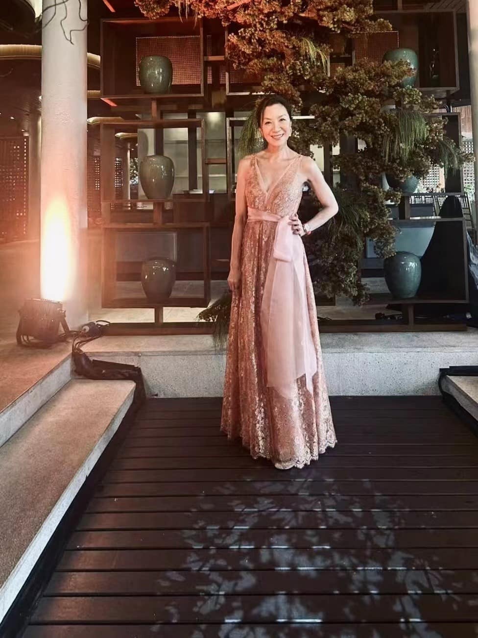 Duong Tu Quynh cuoi anh 1