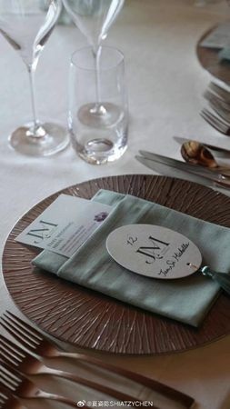 Duong Tu Quynh cuoi anh 3