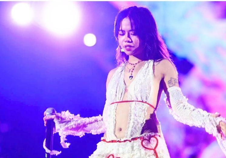 'ai' cua tlinh lot danh sach 25 album hay nhat chau A hinh anh