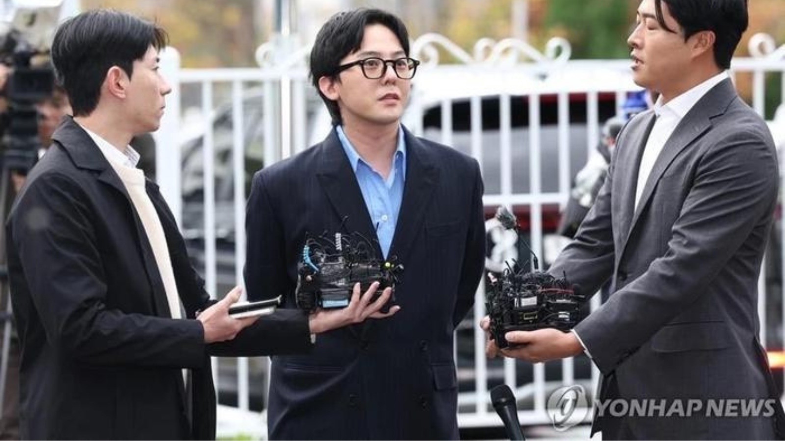 G-Dragon roi YG anh 1