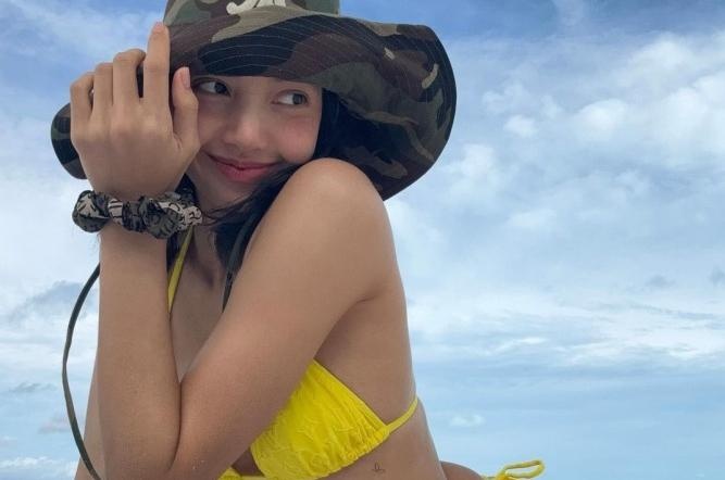 Hinh anh Lisa hen ho ban trai doanh nhan o Paris hinh anh