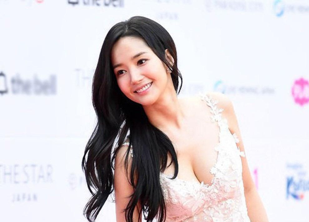 Park Min Young vuc day sau on ao yeu dai gia tien ao hinh anh