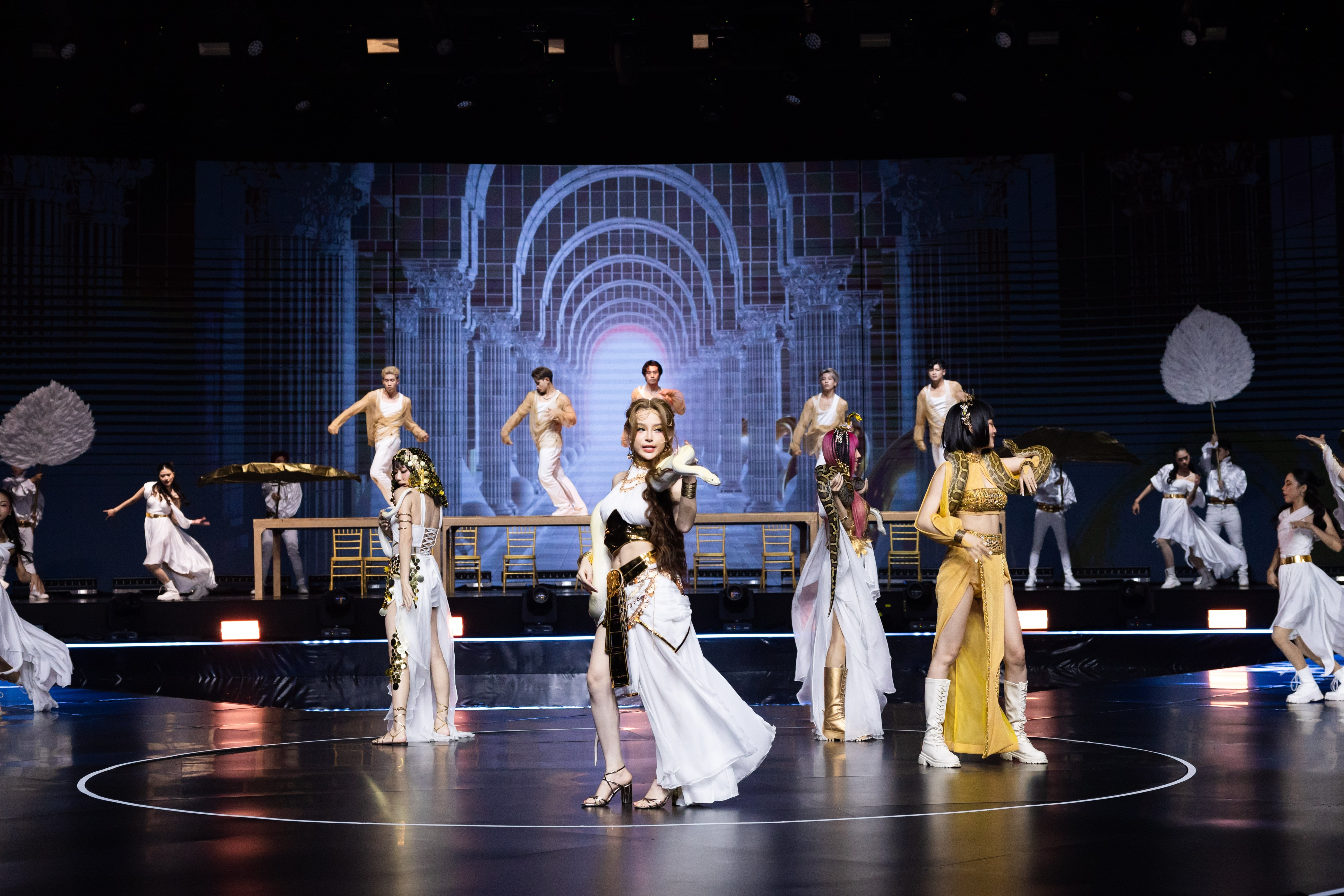 Chi dep dap gio anh 8