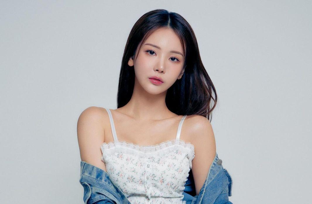 Nguoi mau bi chi trich du doi o show hen ho Han Quoc hinh anh