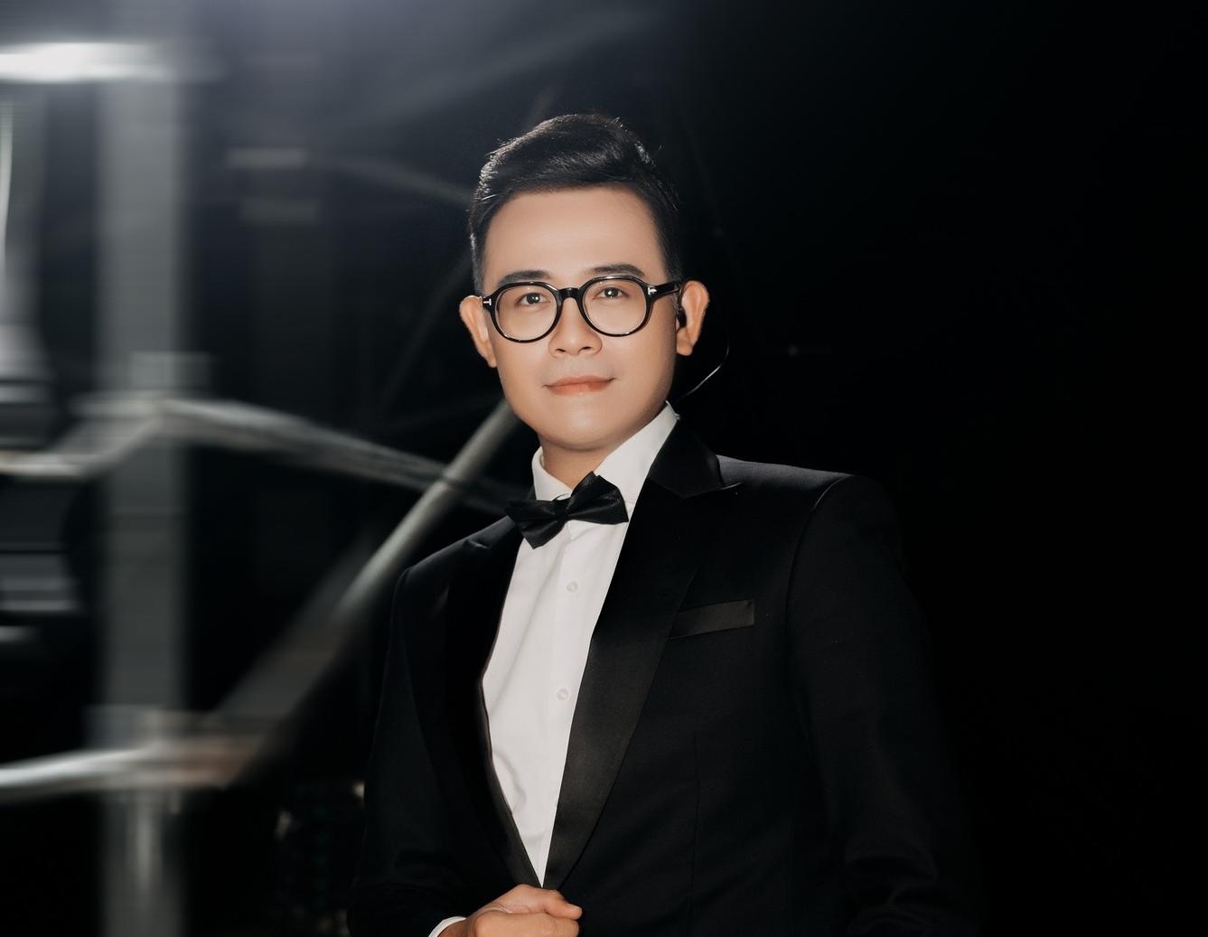 MC Duc Bao xin loi hinh anh