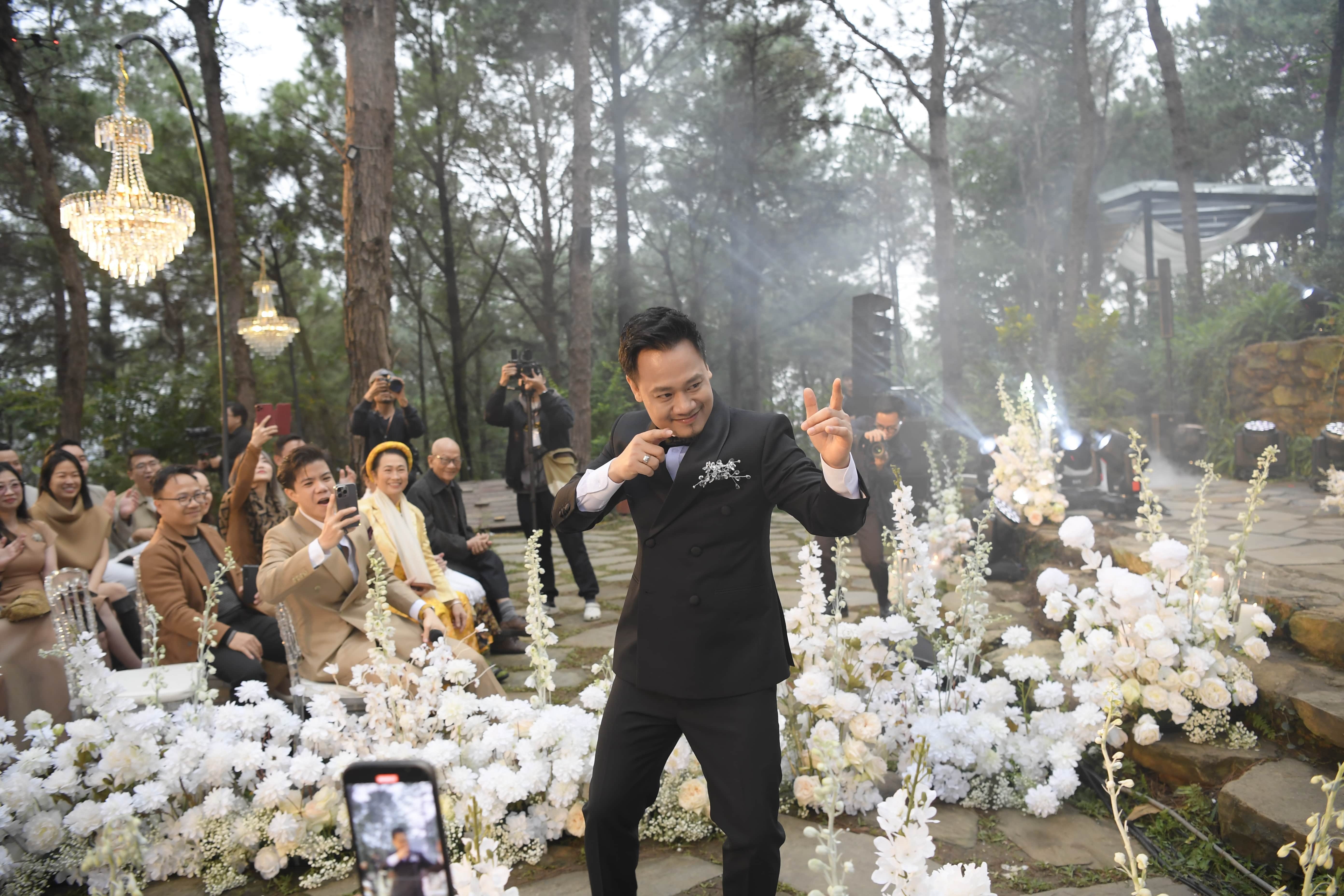 Vũ Hạnh Nguyên cưới ảnh 9 Vu Hanh Nguyen cuoi anh 9