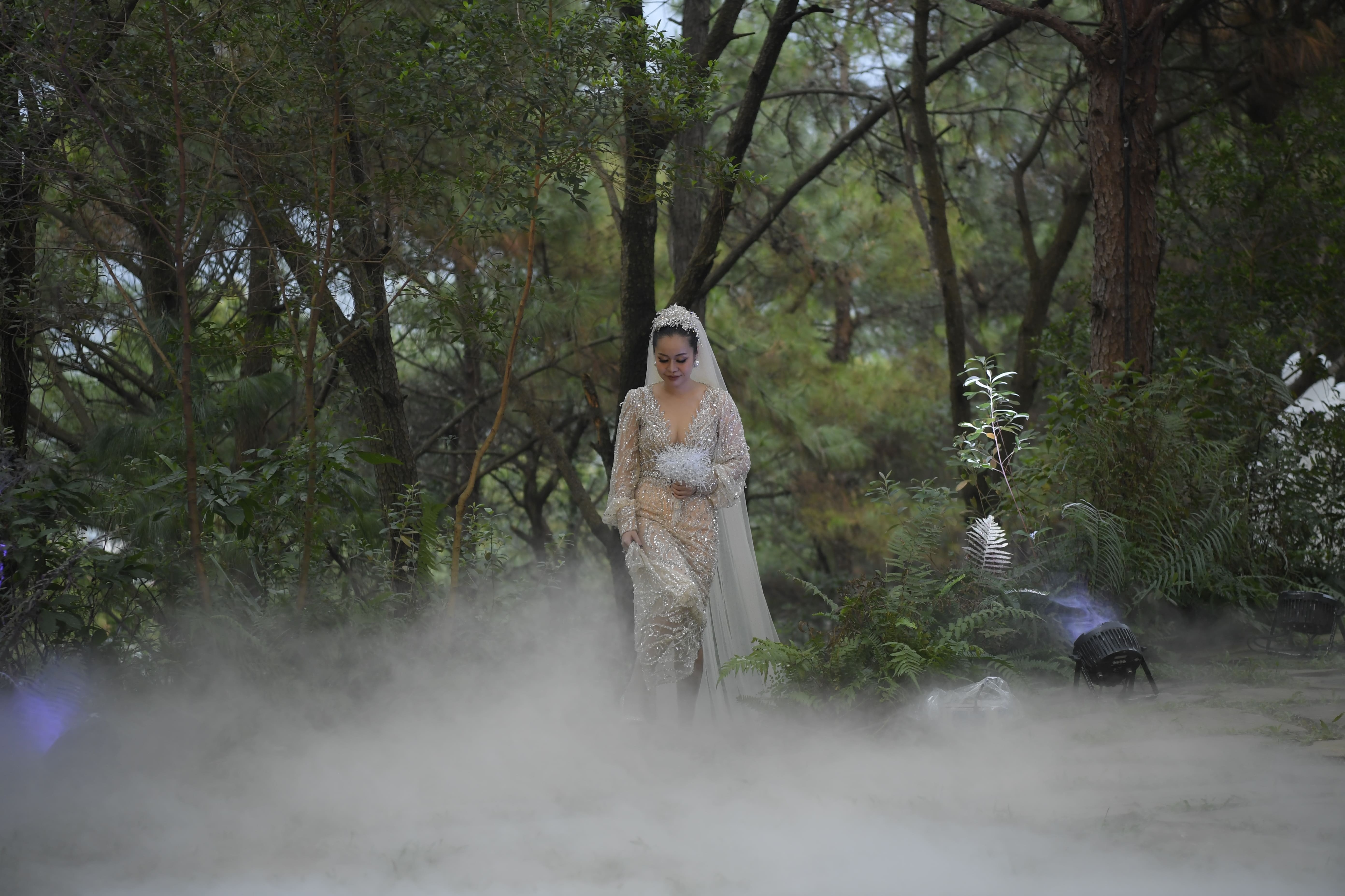 Vũ Hạnh Nguyên cưới ảnh 8 Vu Hanh Nguyen cuoi anh 8