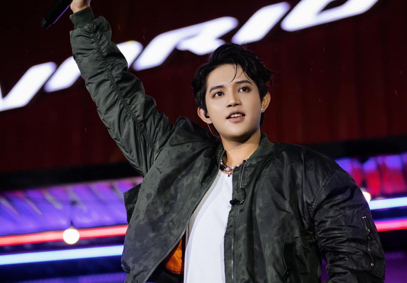 On ao giua chu nhan hit 'Co Tham khong ve' voi cong ty hinh anh