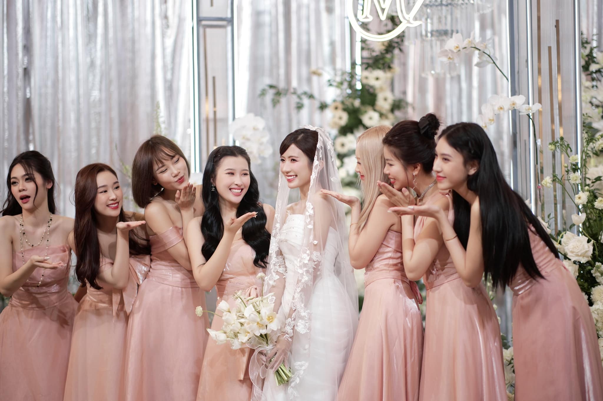 Ngoc Huyen cuoi anh 15