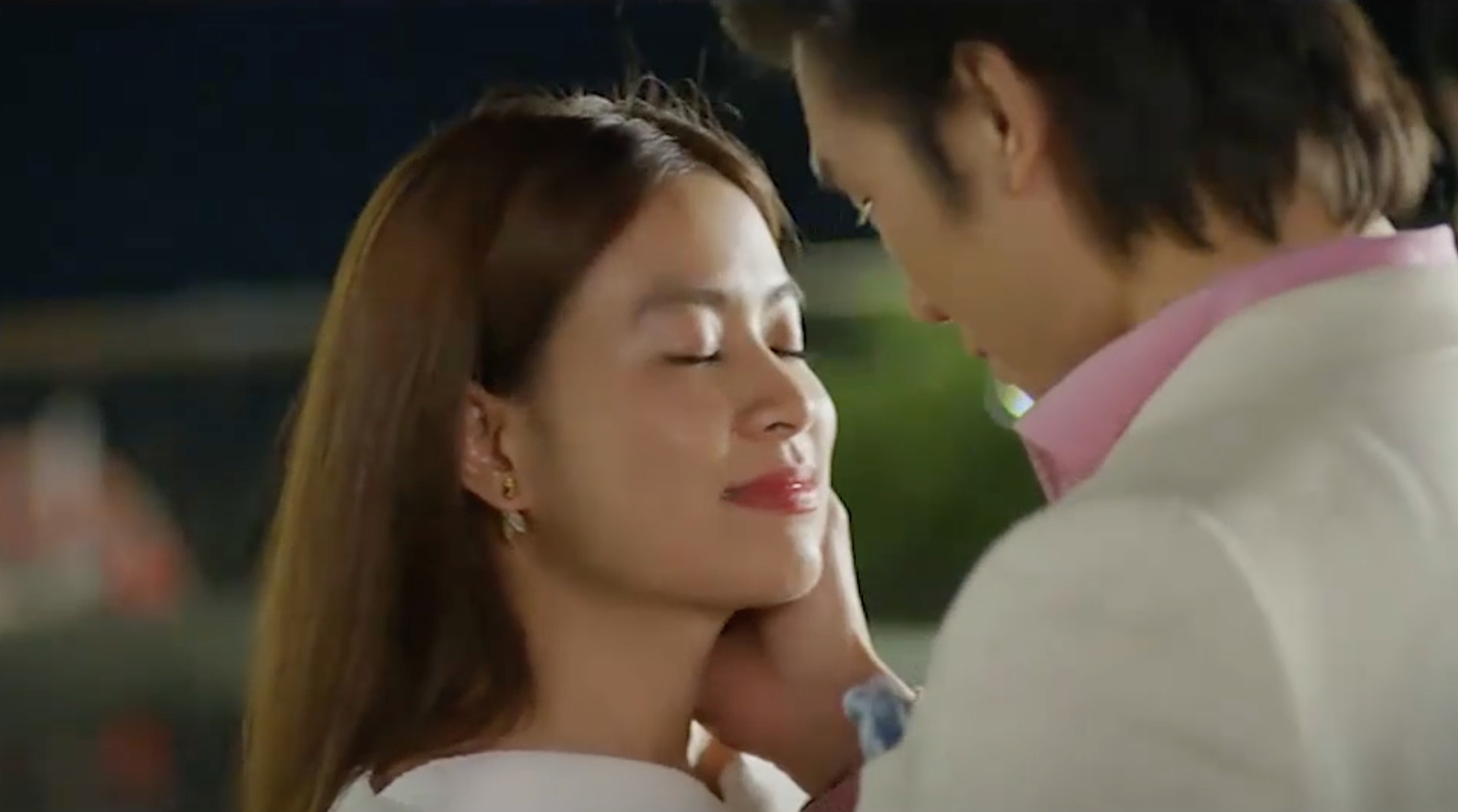 Hoang Thuy Linh duoc khen dien xuat tien bo o tap cuoi phim gio vang hinh anh