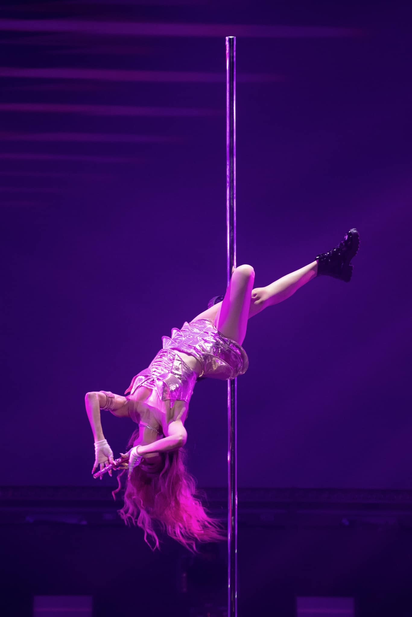 Trang Pháp múa cột ảnh 3 Trang Phap mua cot anh 3