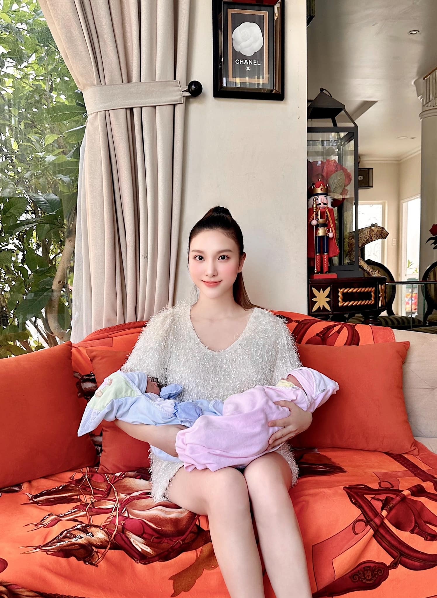 Hanh Sino sinh con anh 1