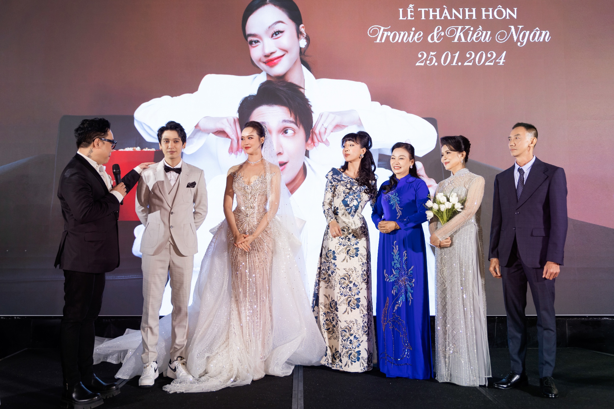 Tronie ngo cuoi anh 3