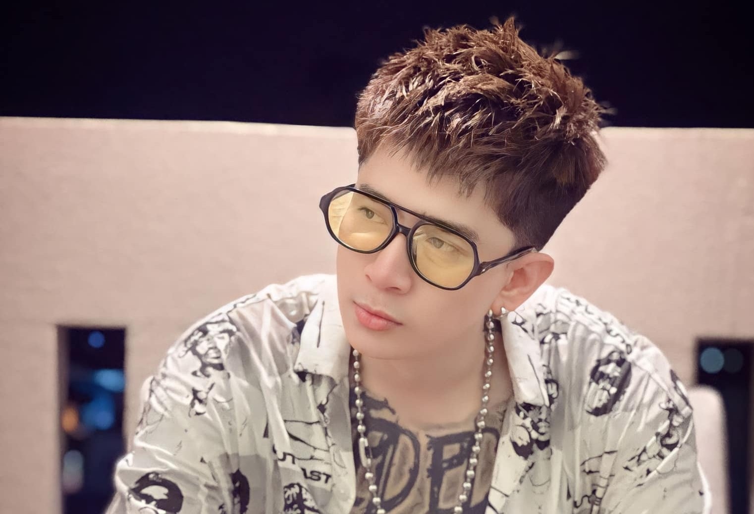 Chi Dan phan ung khi bi che het thoi hinh anh